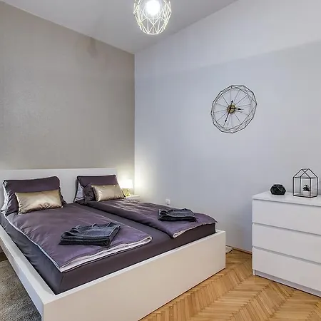 Brighthome Castle District Apartamento *
