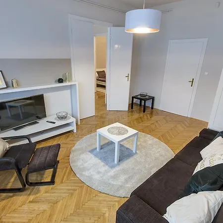Brighthome Castle District Apartamento