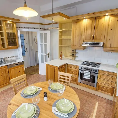 Brighthome Castle District בודפשט