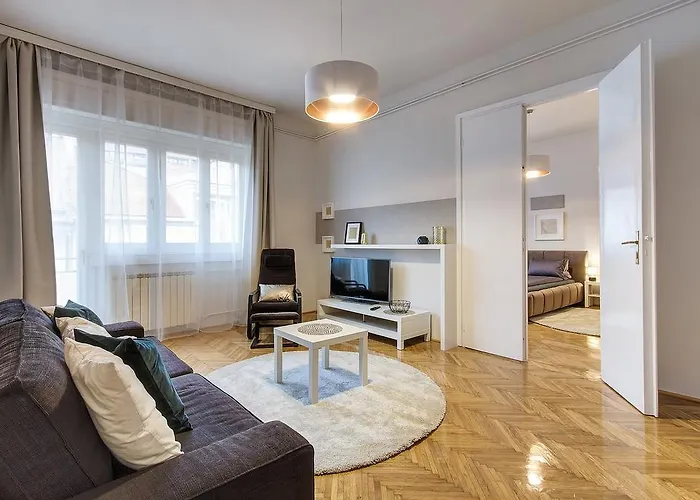 Brighthome Castle District 公寓