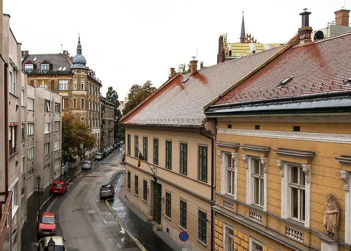 Brighthome Castle District 布达佩斯